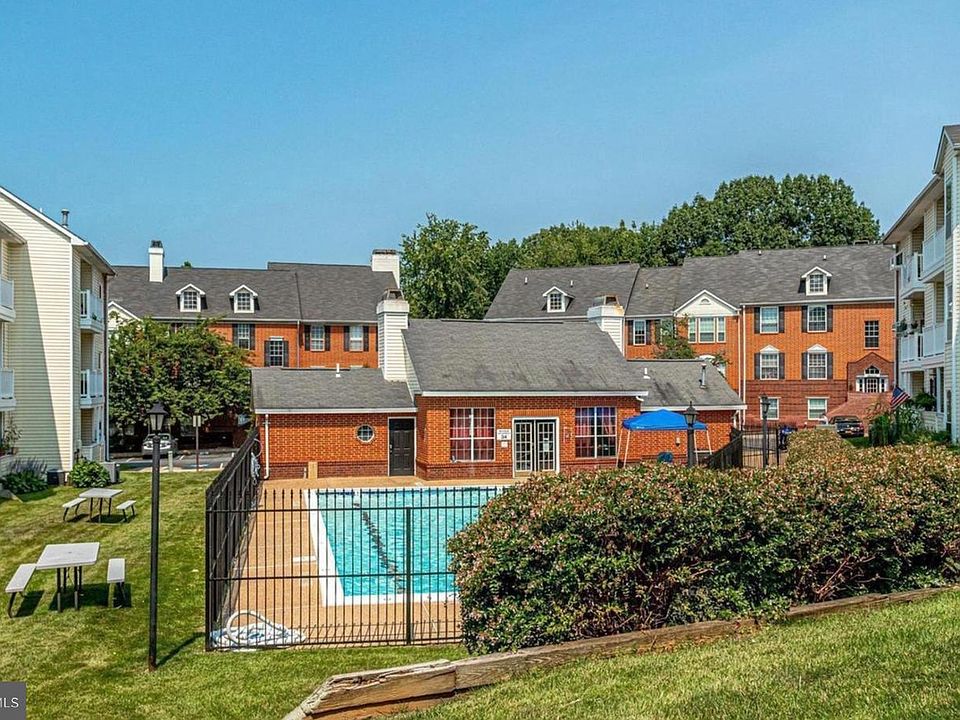 2nd image of 660 Gateway Dr SE Unit 111