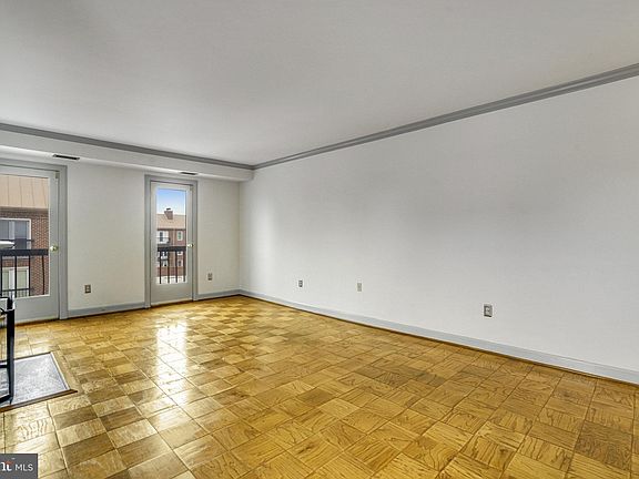 5th image of 801 S Pitt St APT 429
