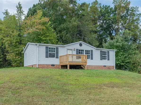4890 Oak Branch Ln, Walkertown, NC 27051
