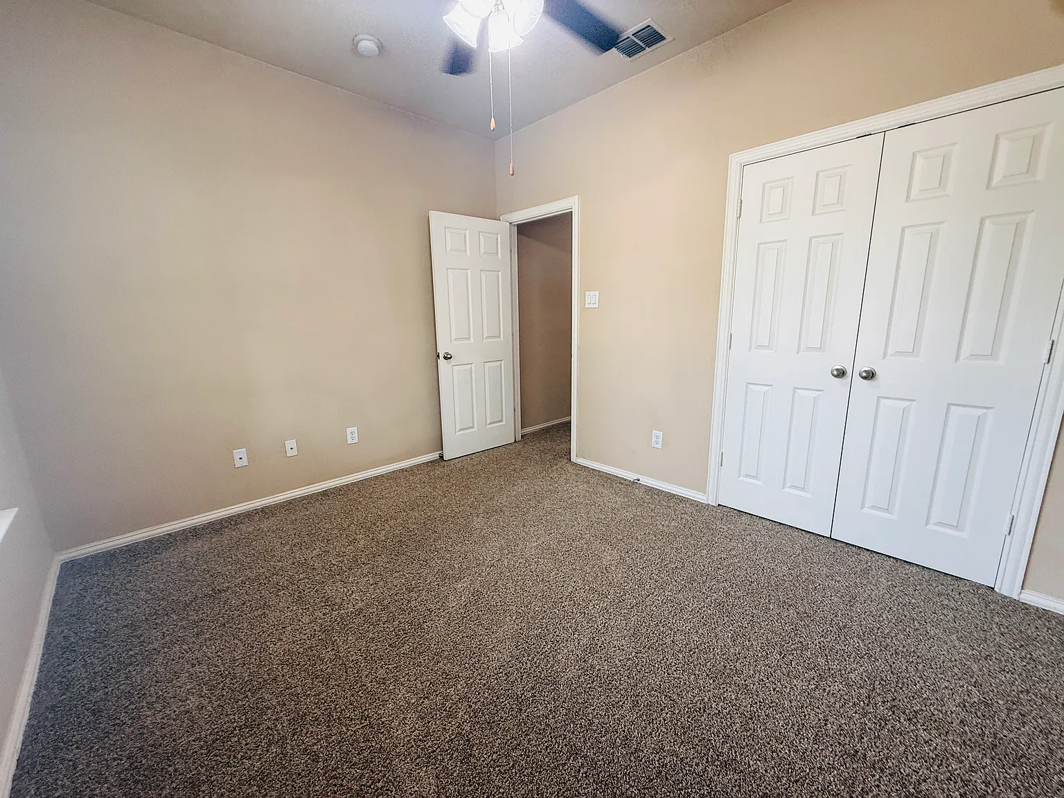 3 bed, 1845 sqft, $2,195 — Photo 4