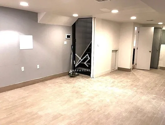 Rented by Yaffa Realty LLC | media 35