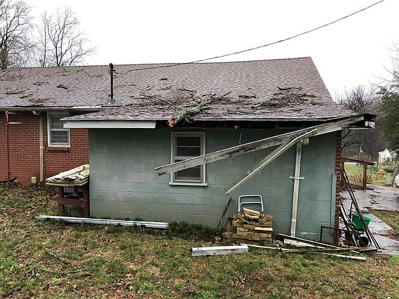 4th image of 326 Cedar Ct