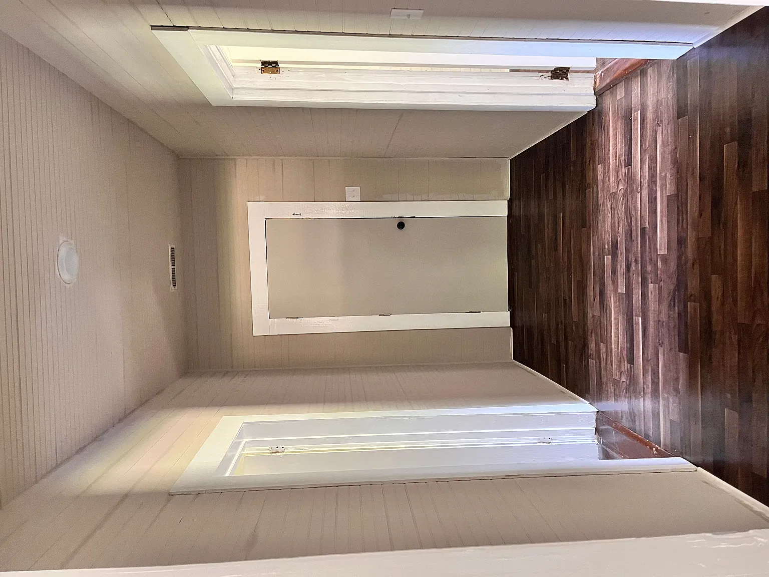 5 bed, 1.0 bath, 2000 sqft, $1,900 — Photo 4