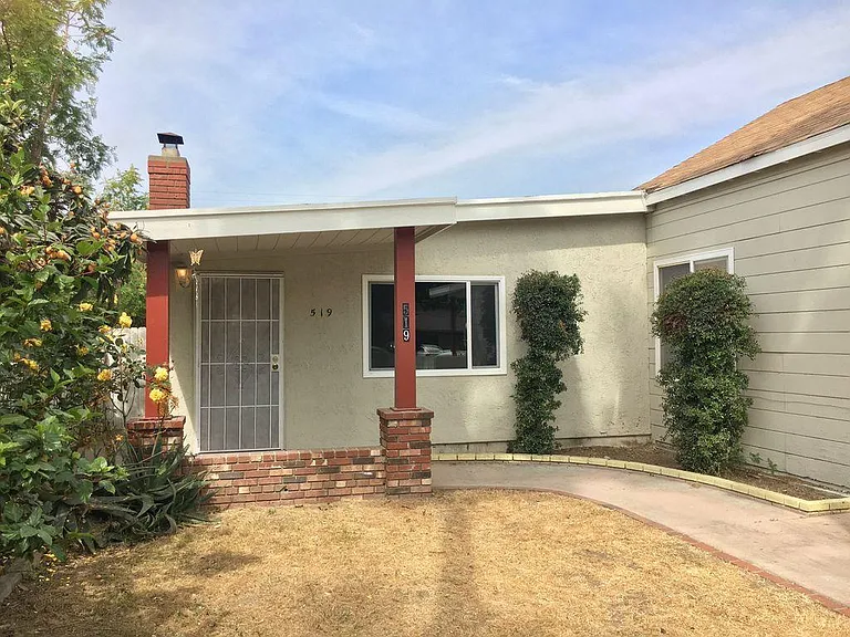 Private Gated Front Yard