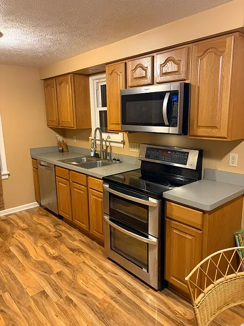 2 bed, 1070 sqft, $1,500 — Photo 3