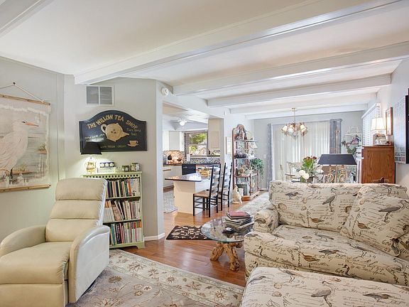 5th image of 53361 Oakton Dr