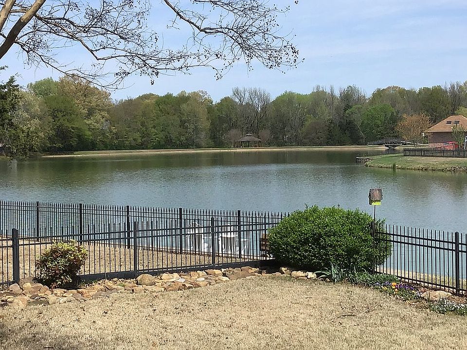 2nd image of 770 Lake Meadow Dr