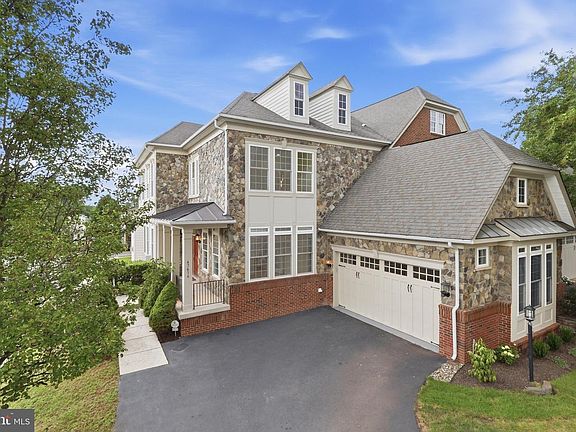 3rd image of 47616 Paulsen Sq