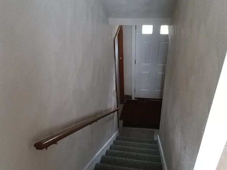 121 King Philip Rd — Photo 23