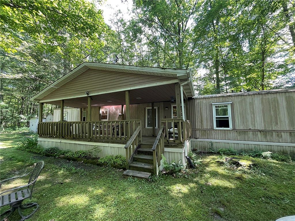 9734 Iroquois Trl, Linesville, PA 16424 | Zillow