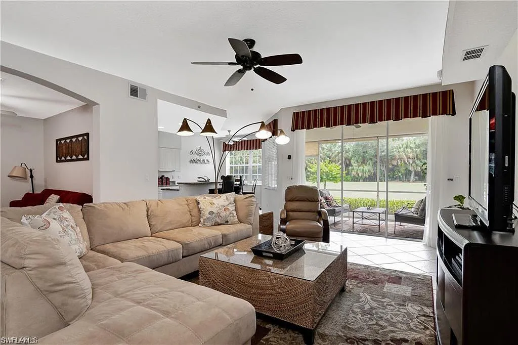 2 bed, 2.0 bath, 1800 sqft, $8,500 — Photo 3