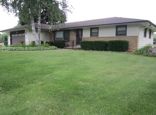 W154N8034 Elm Ln, Menomonee Falls, WI 53051