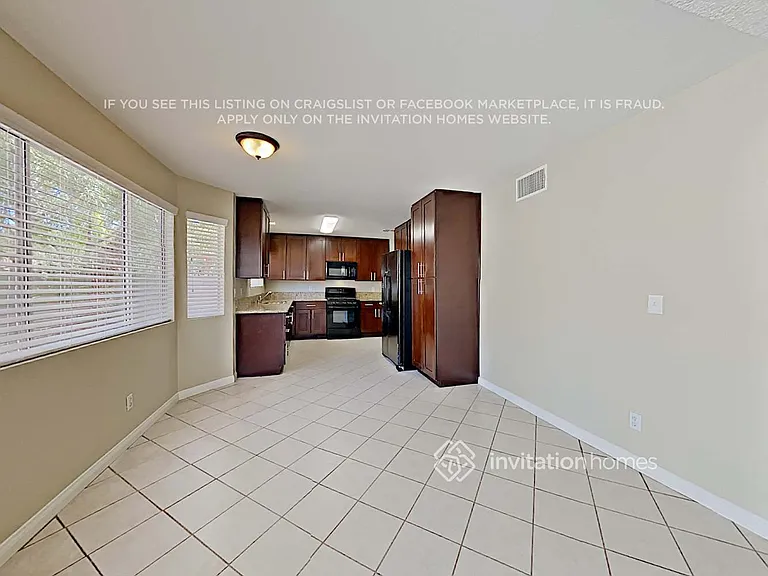 2308 Lone Pine St — Photo 6