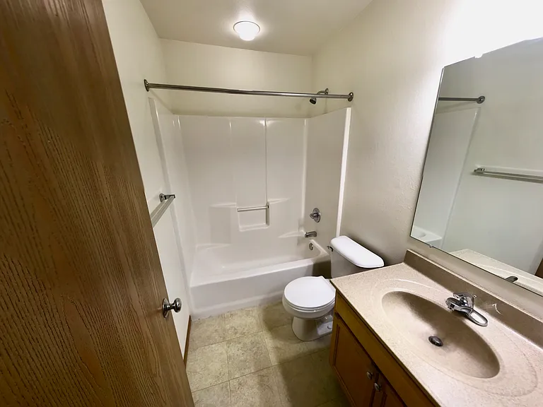 9086 N Main St — Photo 5