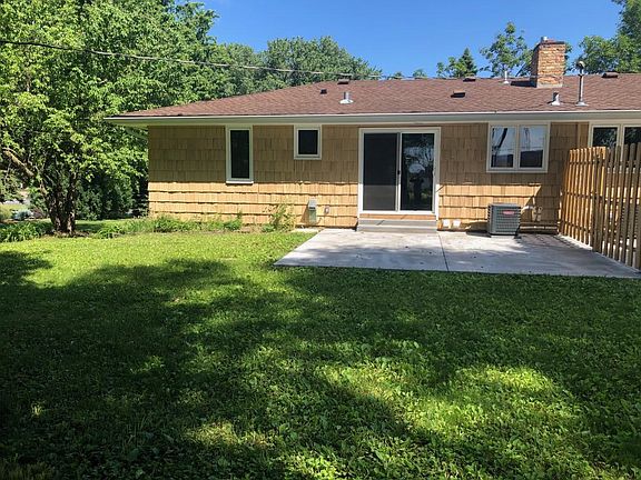 2nd image of 16305 Lincoln Ln