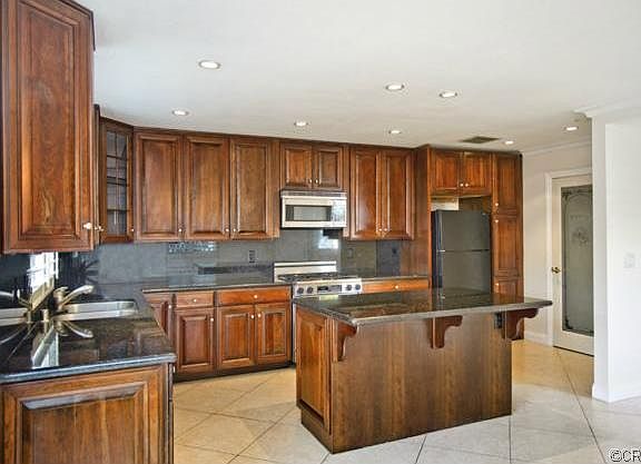 4th image of 252 Palmer St