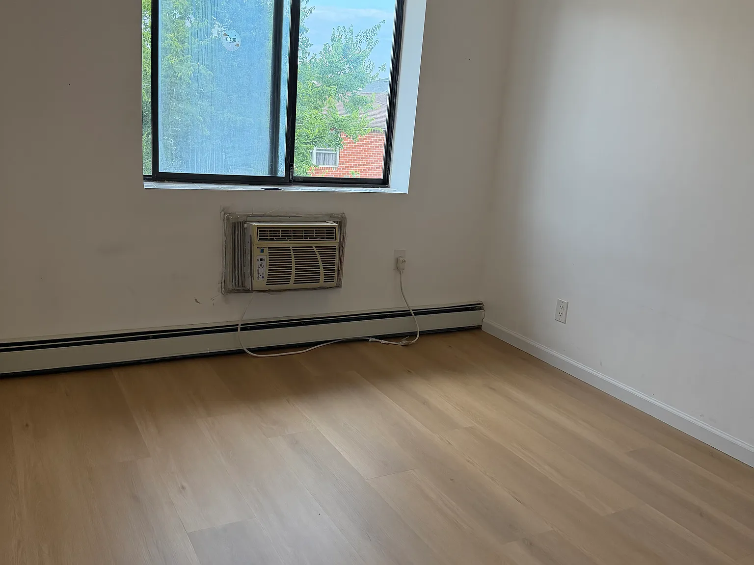24th Ave, Flushing — Photo 4