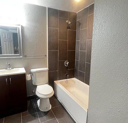 3rd image of 618 30th Ave S APT 1
