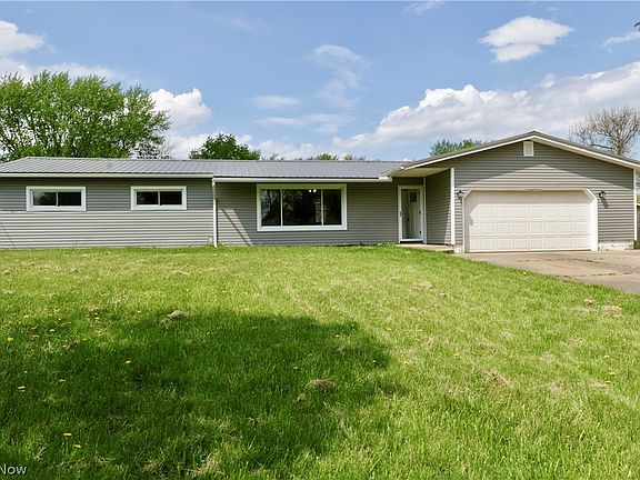 2nd image of 4081 Saint James Dr