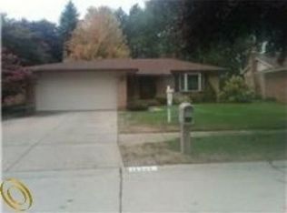 15221 Adams Ct, Livonia, MI 48154