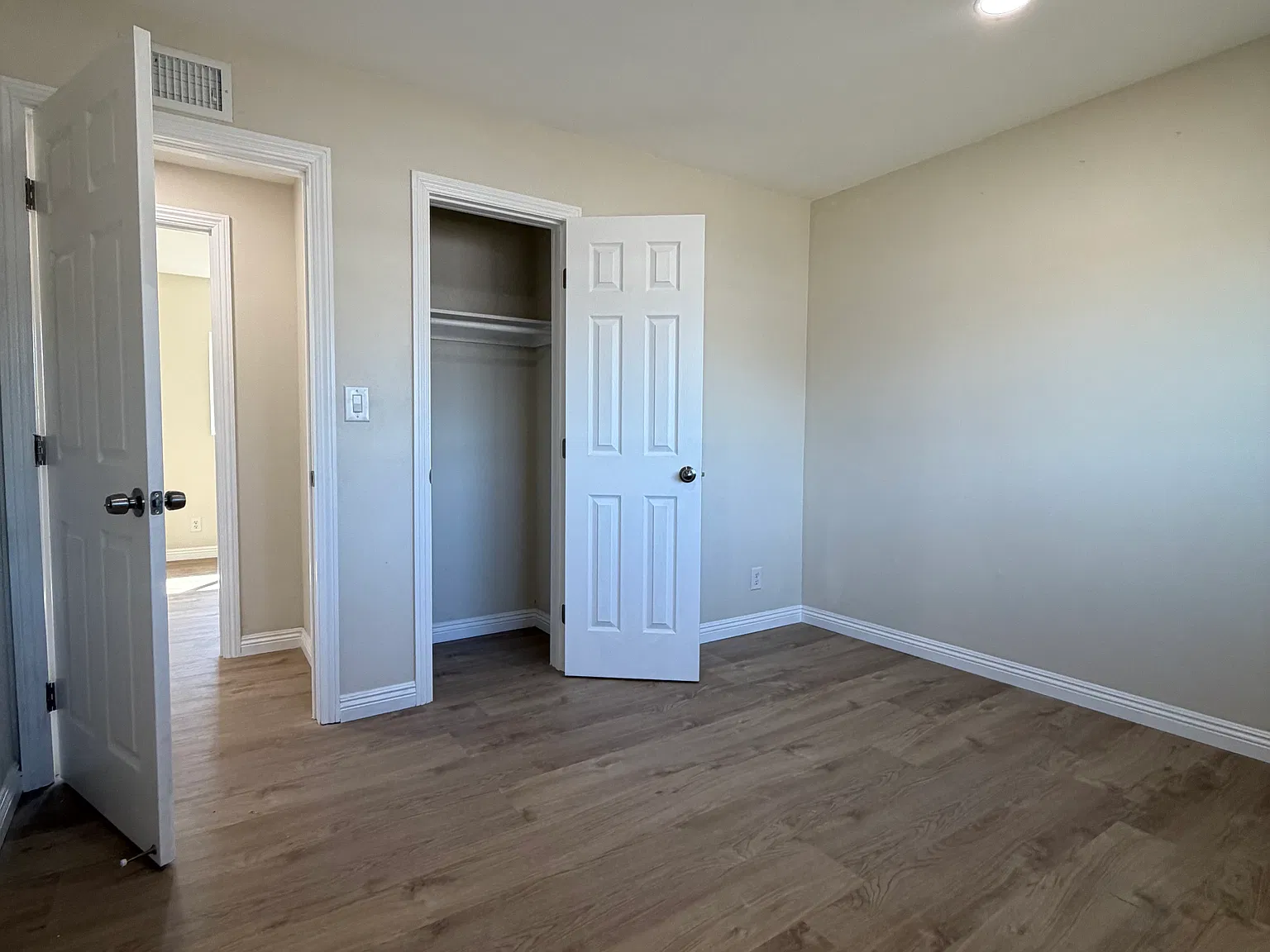 4 bed, 1250 sqft, $4,500 — Photo 1