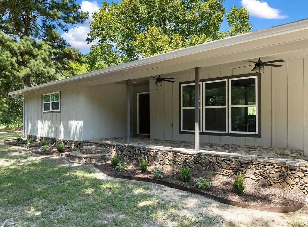 4 bed, 1500 sqft, $1,750 — Photo 1