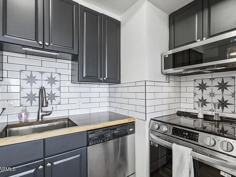 4750 N Central Ave #F14 — Photo 10