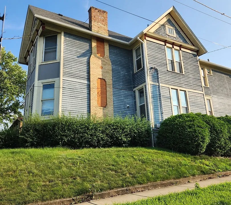 Building Photo 4