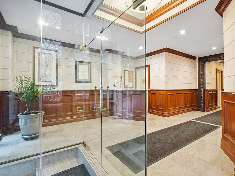 21 S William St #3C — Photo 8