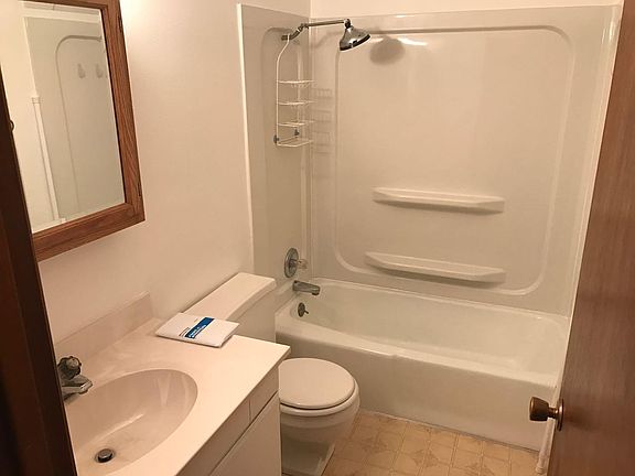 3rd image of 1411 Starview Dr