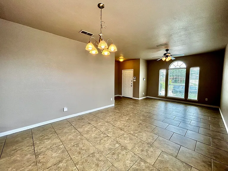 8640 Rainy Lake Dr — Photo 4