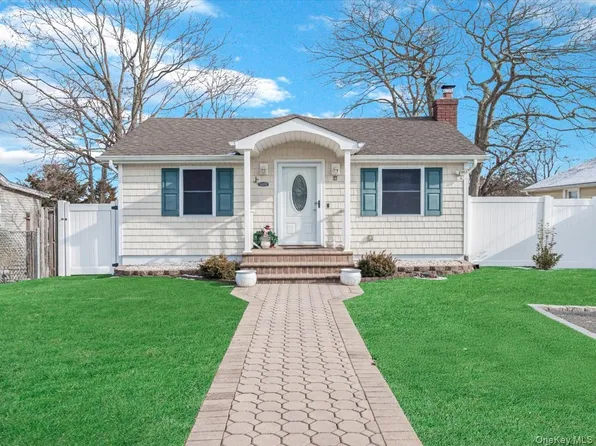 27 Denton Street, Patchogue, NY 11772