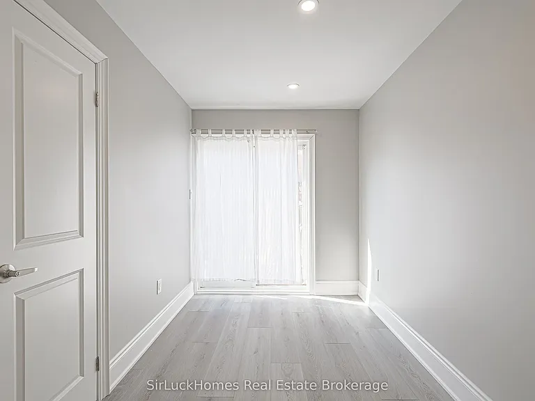 250 Richvale Dr S #22 — Photo 11