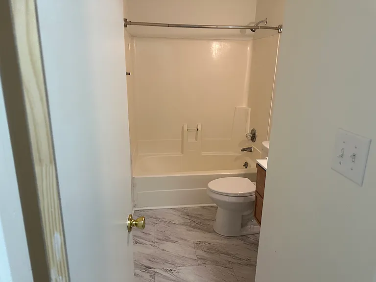 5335 Wayne St #D — Photo 11