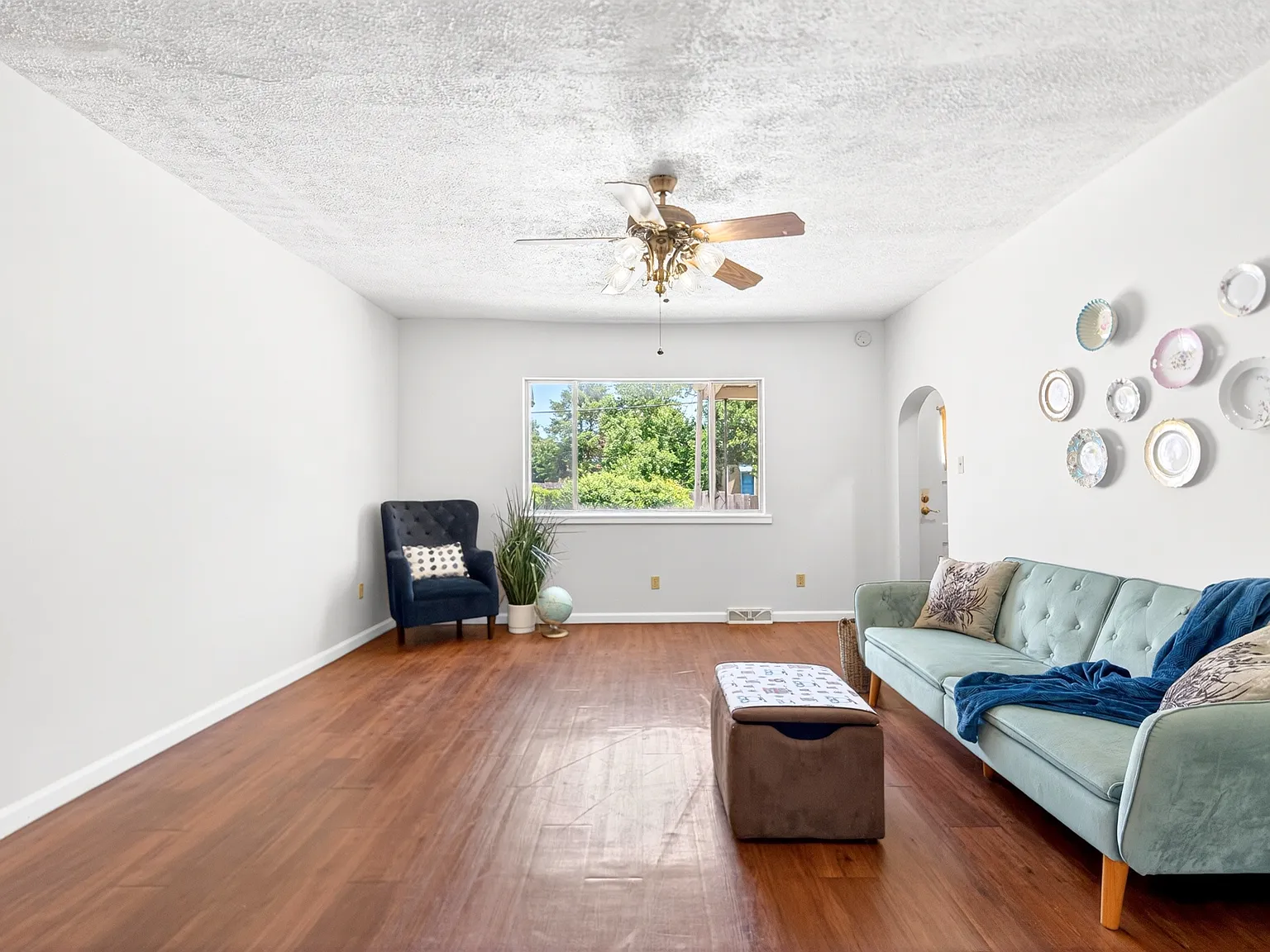 2 bed, $1,100 — Photo 4