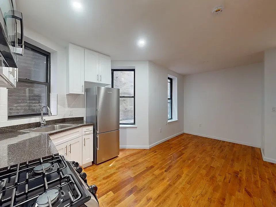 139 W 28th St #2W