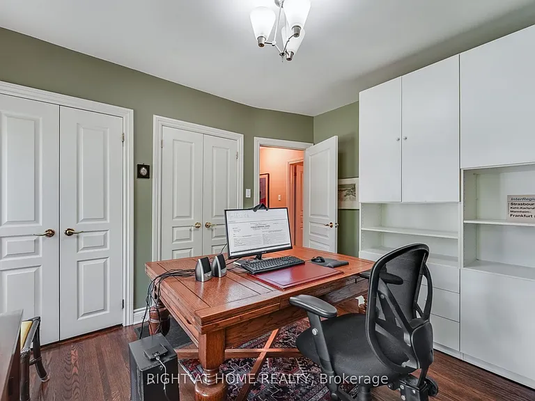 25 Clarendon Ave — Photo 36