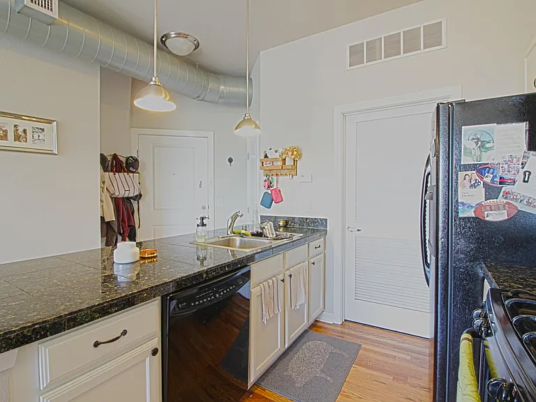 1441 Central St — Photo 9