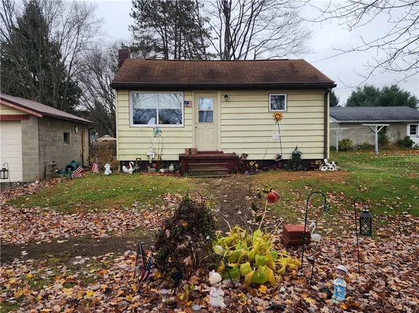 323 Butler Ave, Ellwood City, PA 16117