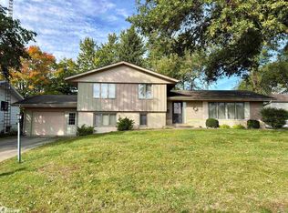 805 Brookside Dr, Audubon, IA 50025