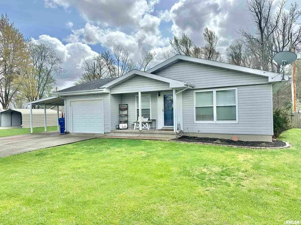 1629 Saunders Ave, Carmi, IL 62821