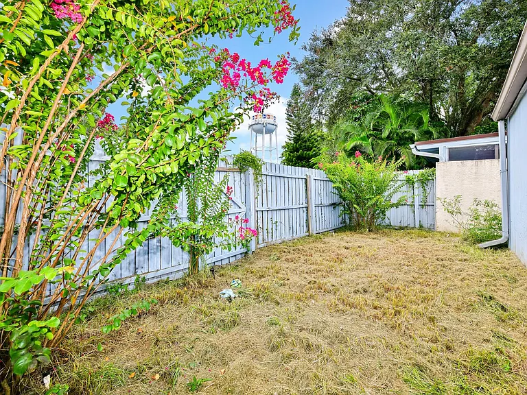 2300 Barbados Dr — Photo 28