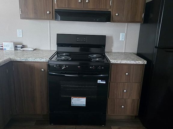 3rd image of 1440 Oak St