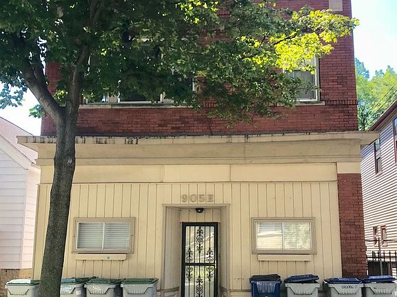 2nd image of 905 E Clarke St APT 4