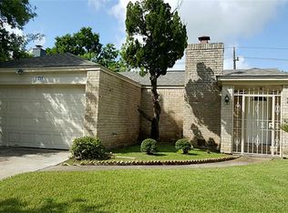 11335 Oakcenter Dr, Houston, TX 77072