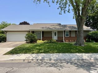 973 E Crestwood St, Morton, IL
