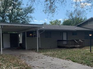 2009 SW 71st Ter, Topeka, KS 66619