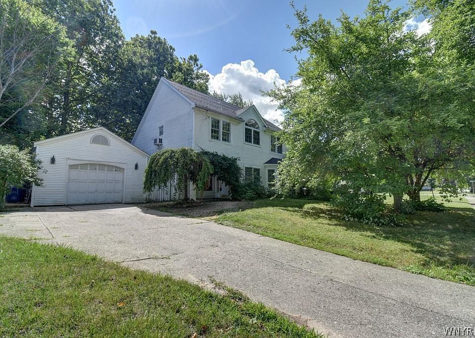 1st image of 418 Darwin Dr