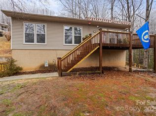 10 Finlay Ridge Rd, Hendersonville, NC 28739