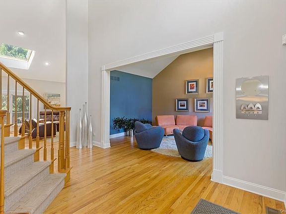 4th image of 1 Avondale Ct
